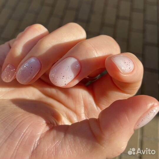 Модель на маникюр