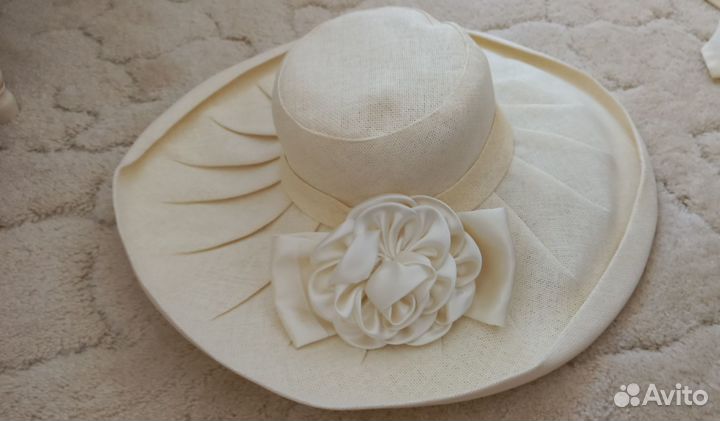 Шляпа белая