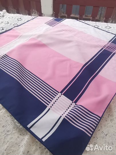 Красивый винтажный платок