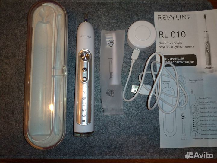 Электрическая звуковая зубная щетка Revyline RL010