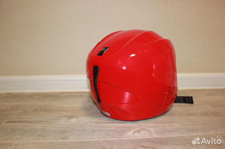 Шлем для катания на горных лыжах и сноуборде