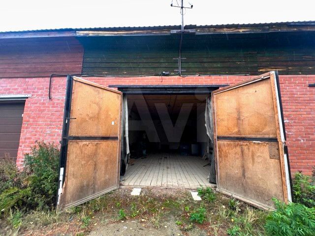 Гараж, > 30 м²