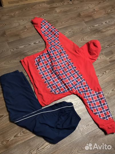 Костюм спортивный