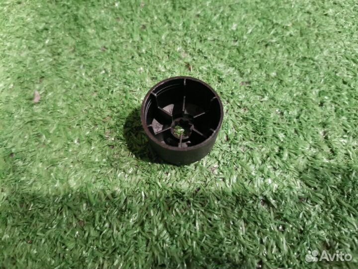 Колпачок болта Volkswagen Golf