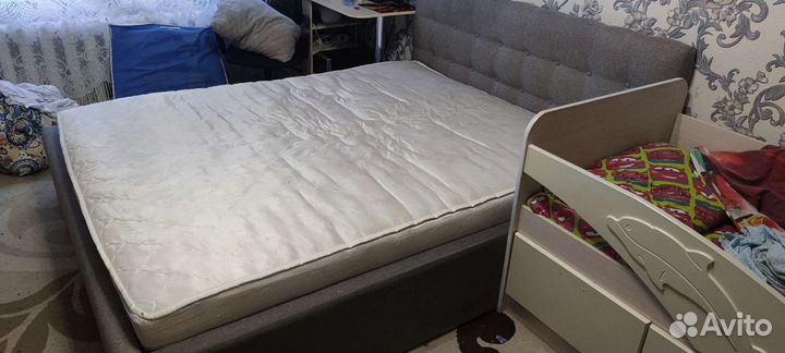 Кровать двухспальная с матрасом бу 175*220