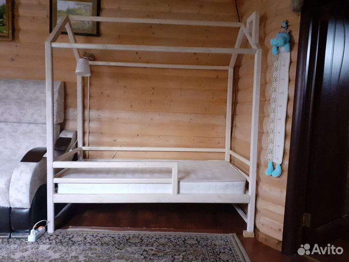 Детская кровать домик