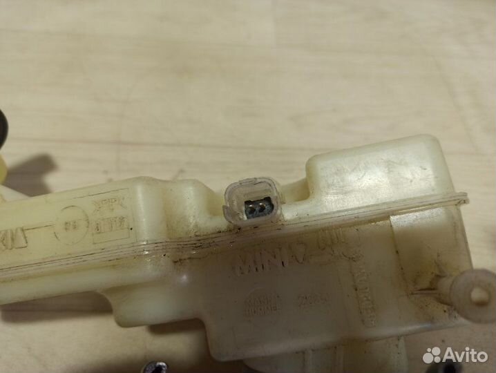 Главный тормозной цилиндр Nissan Note E11E HR16DE