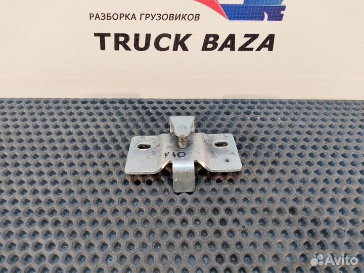 1062868 Ответная часть замка двери