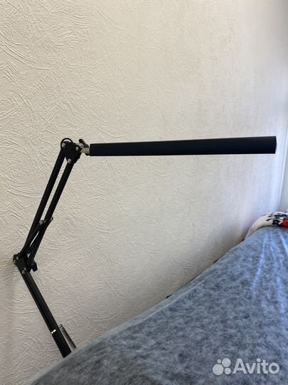 Лампа на струбцине