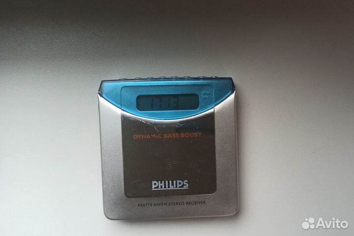 Портативное радио Philips AE6775 винтаж