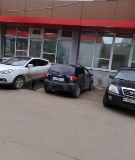 Торговая площадь, Арендатор - пятерочка 1070.1 м²