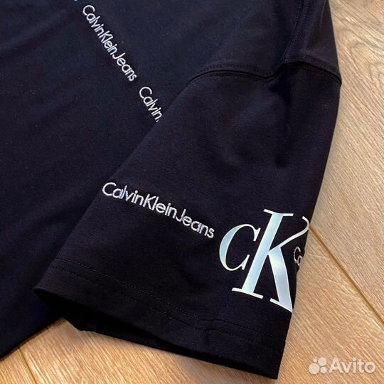 Футболка Calvin Klein