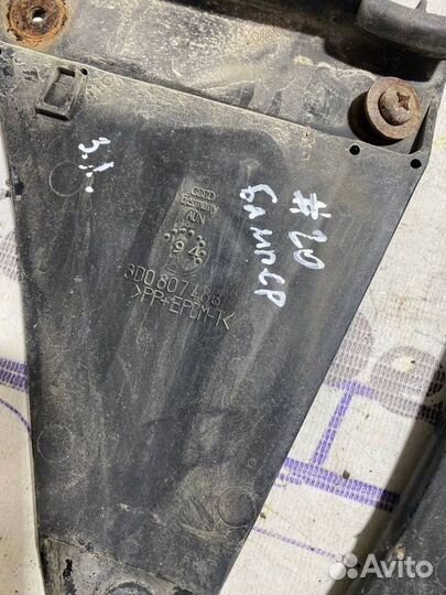 Кронштейн заднего бампера Audi A4 B5 седан 1.8 ADR