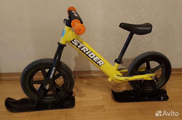 Беговел снегокат strider с лыжами