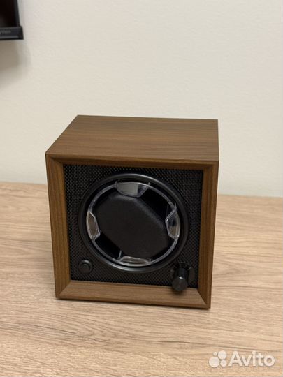 Шкатулка для часов с автоподзаводом и подсветкой