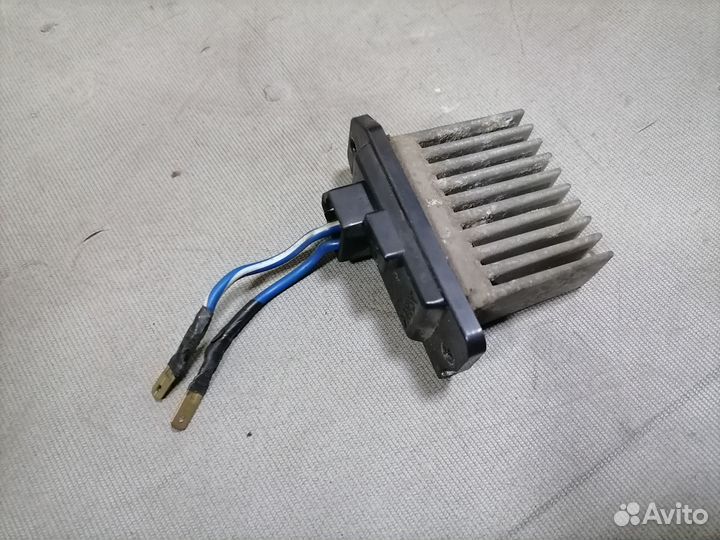Резистор отопителя Mitsubishi Carisma 1999-2003