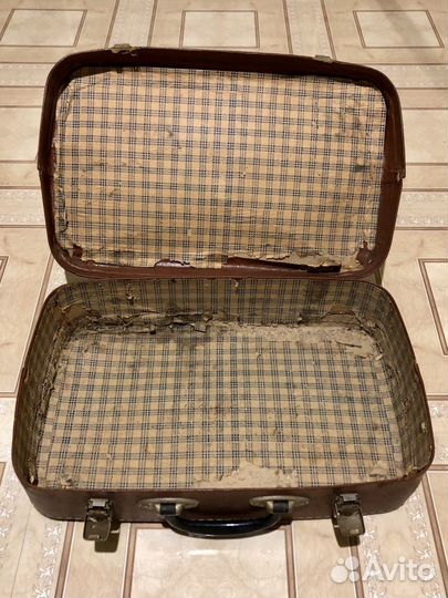 Старинный чемодан