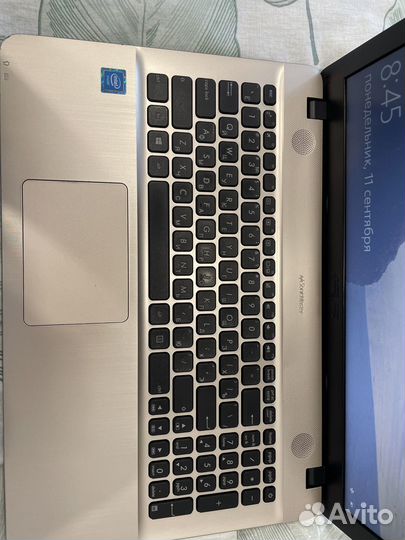 Ноутбук asus