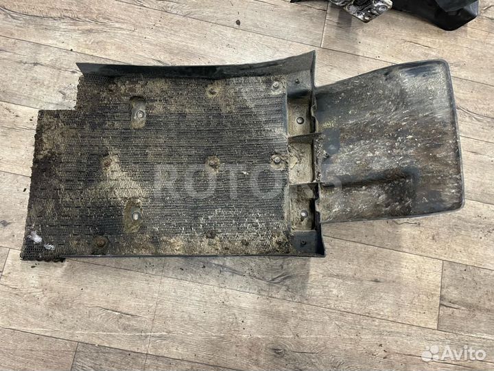 Подкрылок передний правый Volvo FH 3 2015 84160719