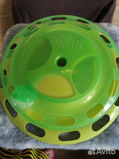 Когтеточка с подставкой и игрушка