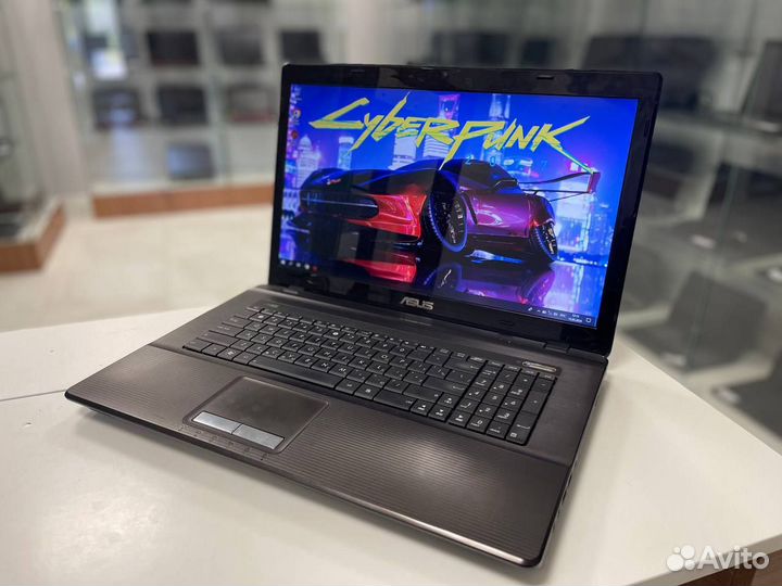 Ноутбук Asus 17.3 (AMD A6/ 8gb ram/ Radeon 7600M)