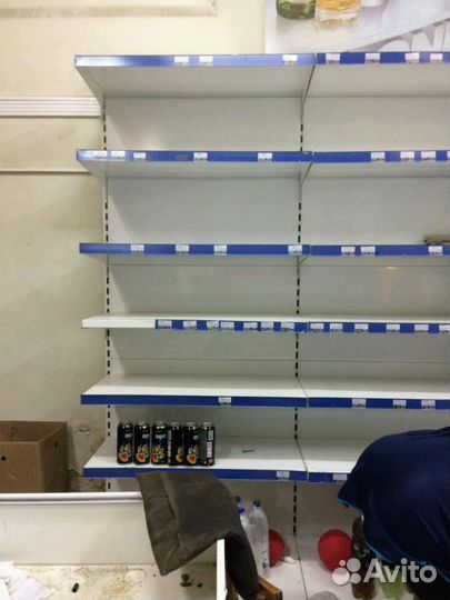 Стеллажи торговые пристенные