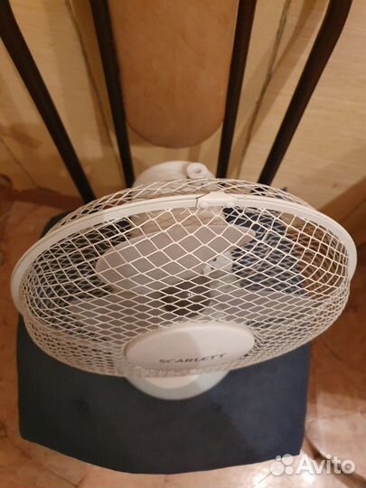 Вентилятор настольный Scarlett на запчасти