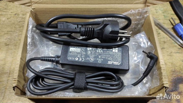 Зарядное устройство для ноутбука. Блок питания