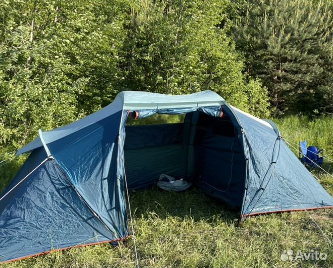 Палатка 4-х местная Quechua arpenaz 4.2