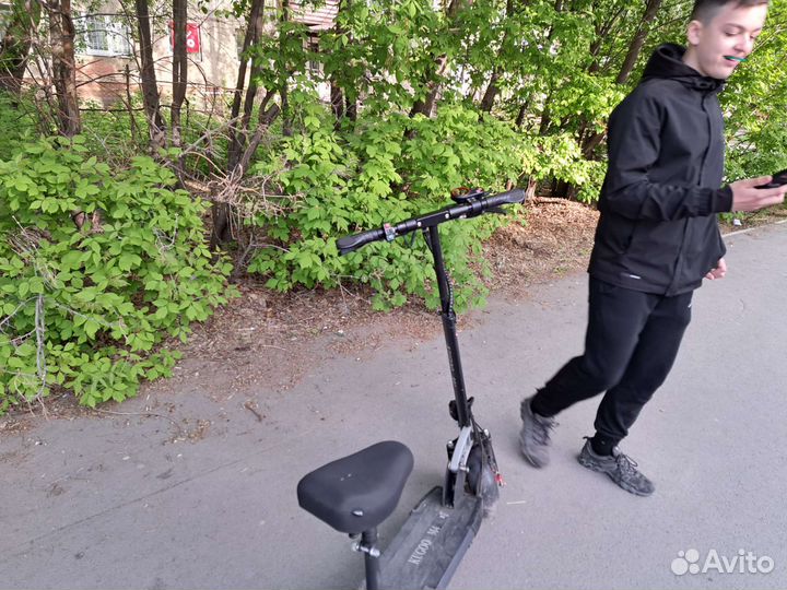 Электросамокат kugoo m4