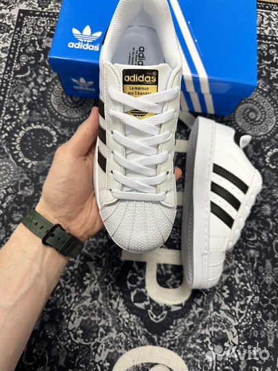 Adidas superstar