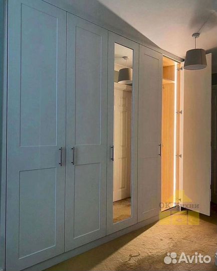 Шкаф двухстворчатый