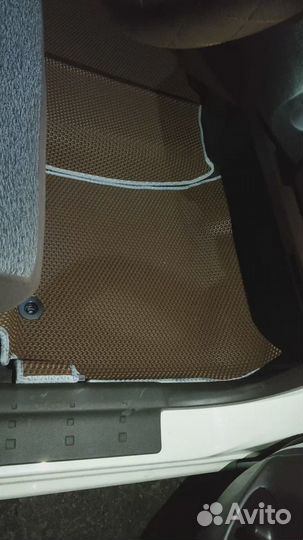 Ева автоковрики 3Д с бортиками Roewe