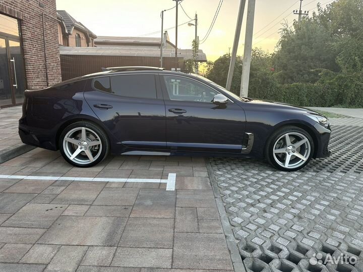 Kia Stinger 2.0 AT, 2022, 32 000 км