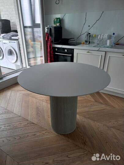 Стол дизайнерский стильный модный молодёжный Д90