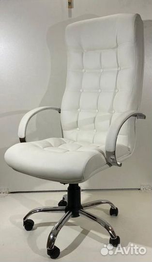 Офисное кресло