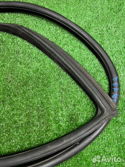 Уплотнитель двери правый Bmw 3 E92 2007