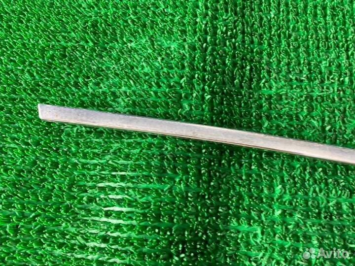 Молдинг стекла собачника задний левый Audi Q7 4LB