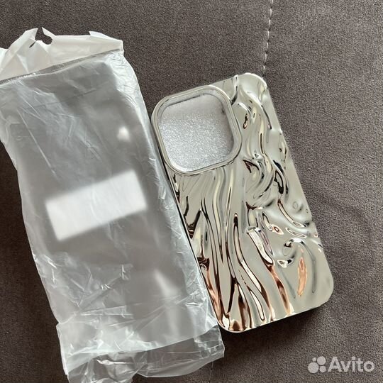 Модный чехол на iPhone 14 pro