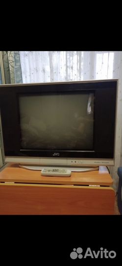 Телевизор бу JVC