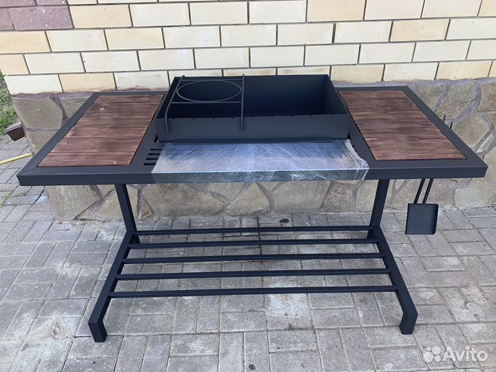 Мангал в стиле лофт с полками