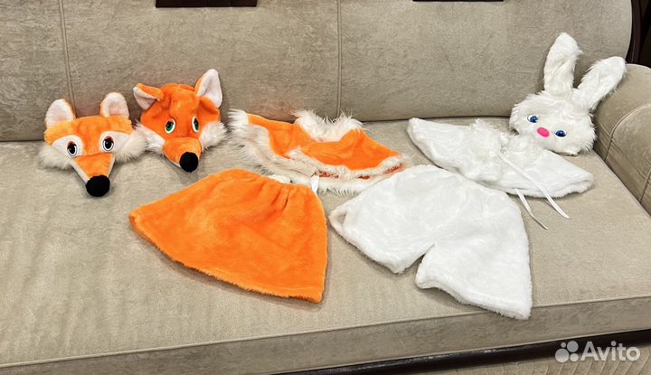 Новогодние костюмы зайчика и лисички