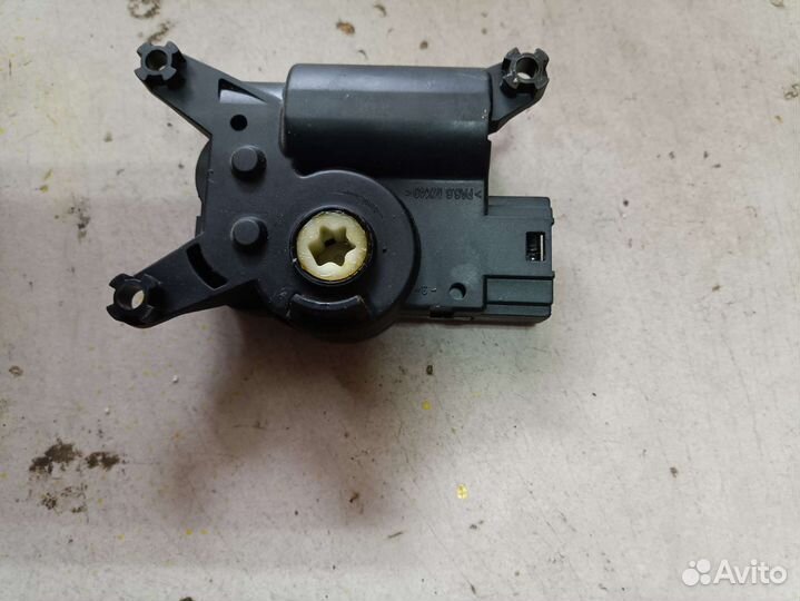 Сервопривод заслонки отопителя салона porsche