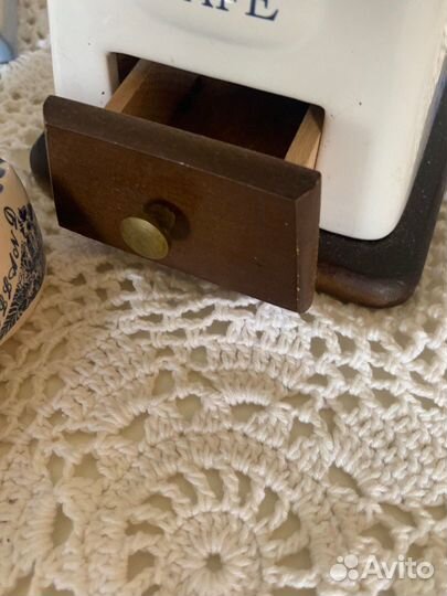 Кофемолка ручная, Голландия и другие предметы