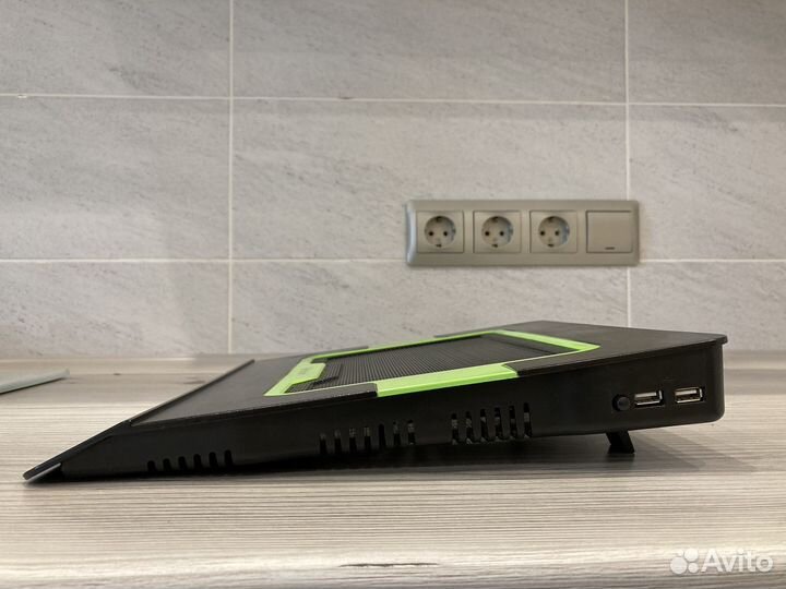 Подставка для ноутбука с вентилятором Tracer