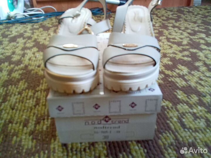 Босоножки женские 39размер