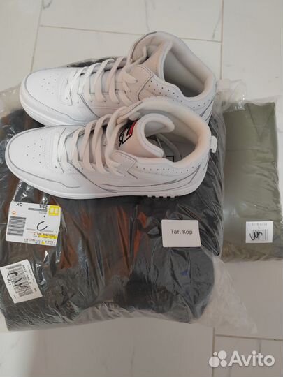 Кеды и куртки