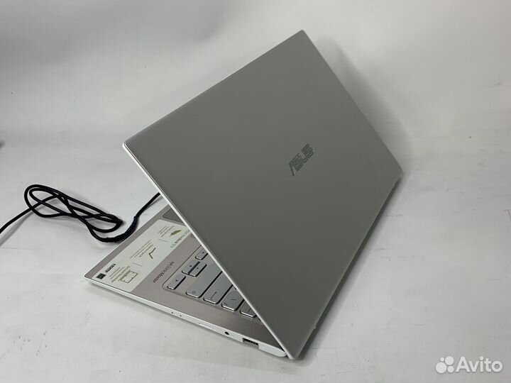 Ноутбук asus 13,3 IPS I5 SSD DDR4