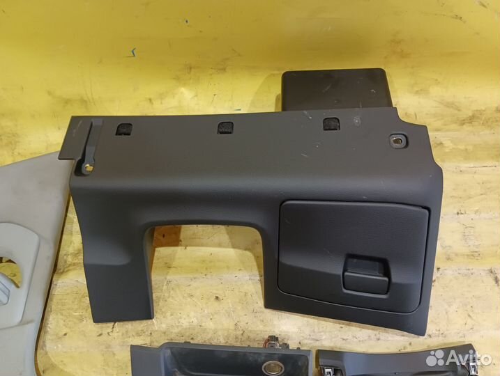 Накладка торпедо салона Audi A4 B9 2015 Ауди