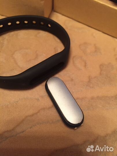 Продам фитнес трекер Mi Xiaomi